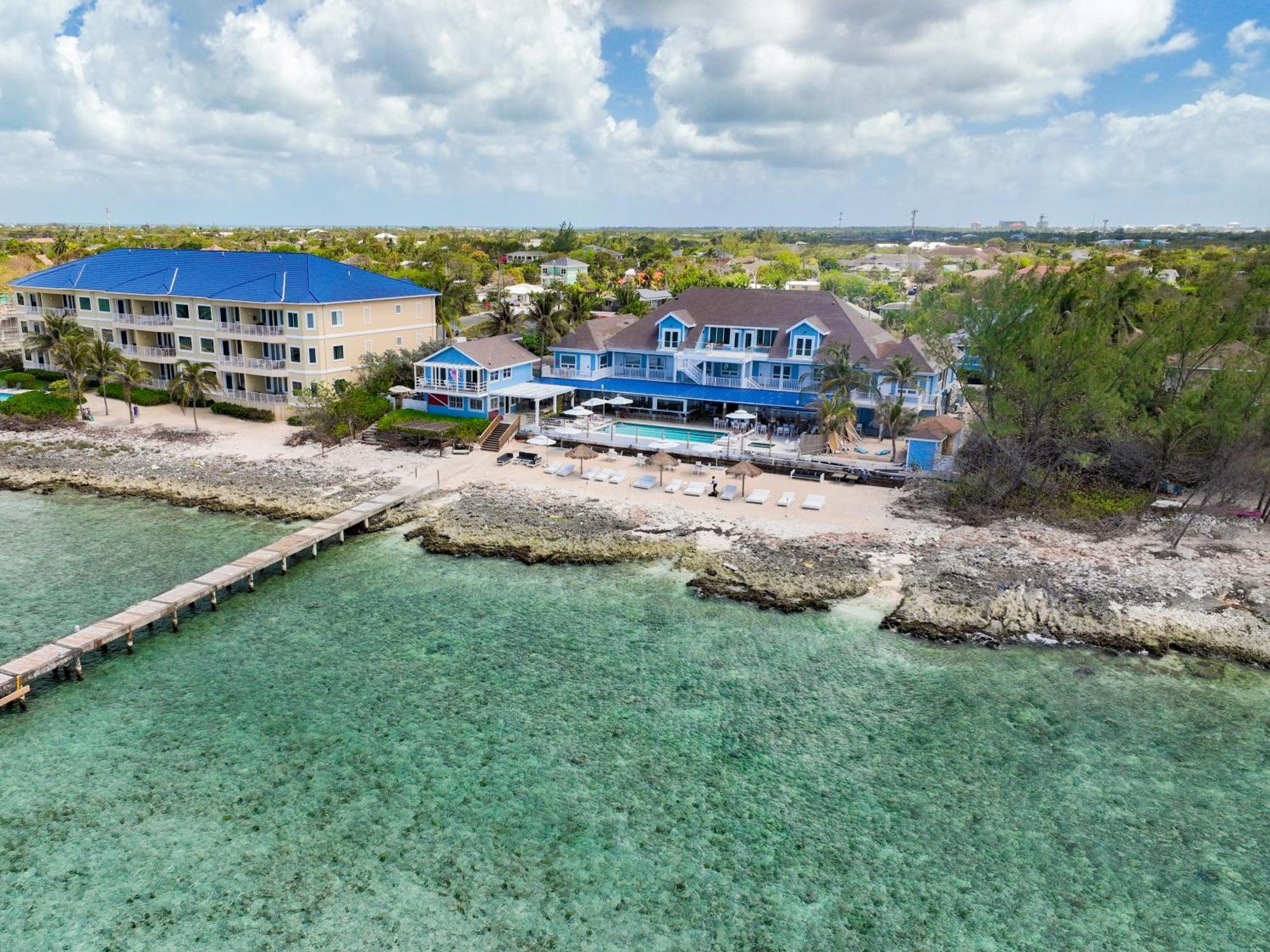 Cobalt Coast Resort West Bay Exterior photo